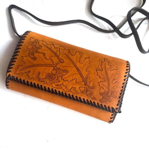Vintage Leather Hand Tooled Leaf Acorn Print Wallet on A strap Crossbody - Picture 3 of 10